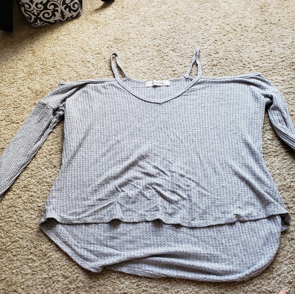 Grey top